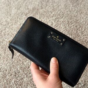 Kate Spade New York Grove Street pebbled leather zip-around continental wallet